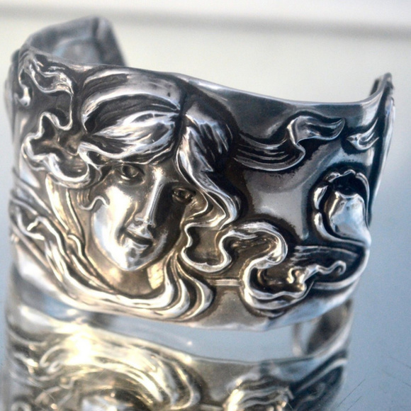 Antique Obsessions Jewelry - SOLD DO NOT BUY NEW ITEMS COMING SOON!!